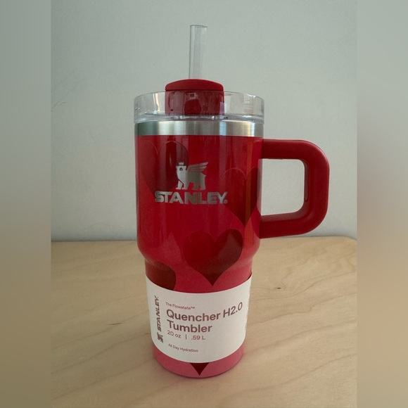 Stanley Valentine Rogue Heart Gradient 20oz Flowstate Quencher Tumbler - Picture 4 of 7